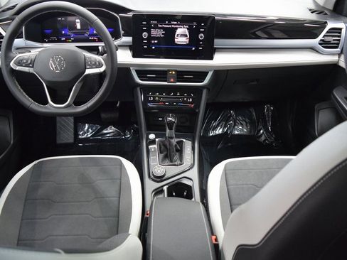 New 2025 Volkswagen Taos SE image 8