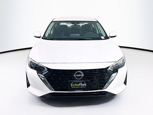 Used 2024 Nissan Sentra SV image 2