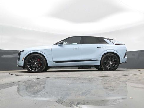 New 2026 Cadillac Lyriq V image 42