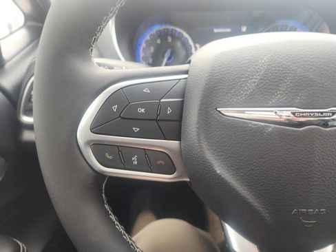 New 2026 Chrysler Pacifica Limited image 18