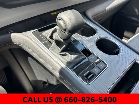 Used 2025 Toyota Sienna LE AWD/4WD image 21