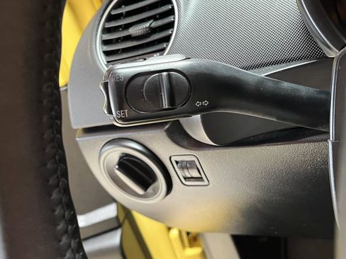 Used 2009 Volkswagen Beetle S FWD image 14