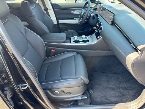 Used 2026 Genesis GV70 2.5T Advanced AWD/4WD image 13