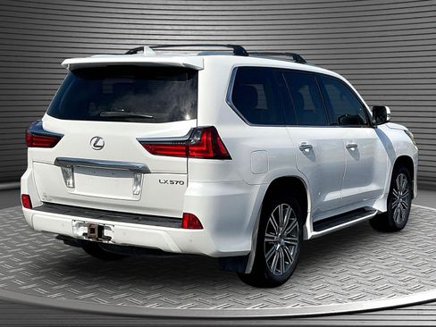 Used 2017 Lexus LX 570 4WD w/ Luxury Package image 7