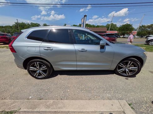Used 2018 Volvo XC60 T6 Momentum w/ Convenience Package AWD/4WD image 7