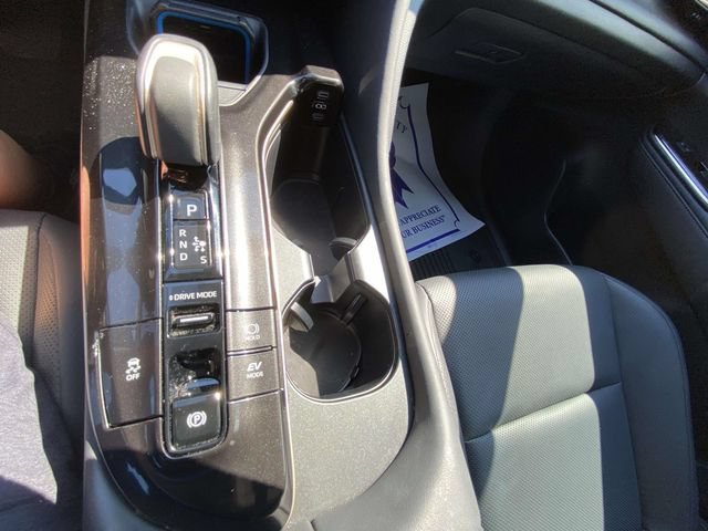 Used 2025 Toyota Crown Signia AWD/4WD image 19