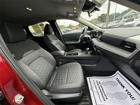 Used 2025 Nissan Kicks SV image 23