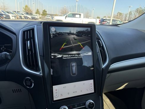 Used 2022 Ford Edge Titanium w/ Equipment Group 301A image 17