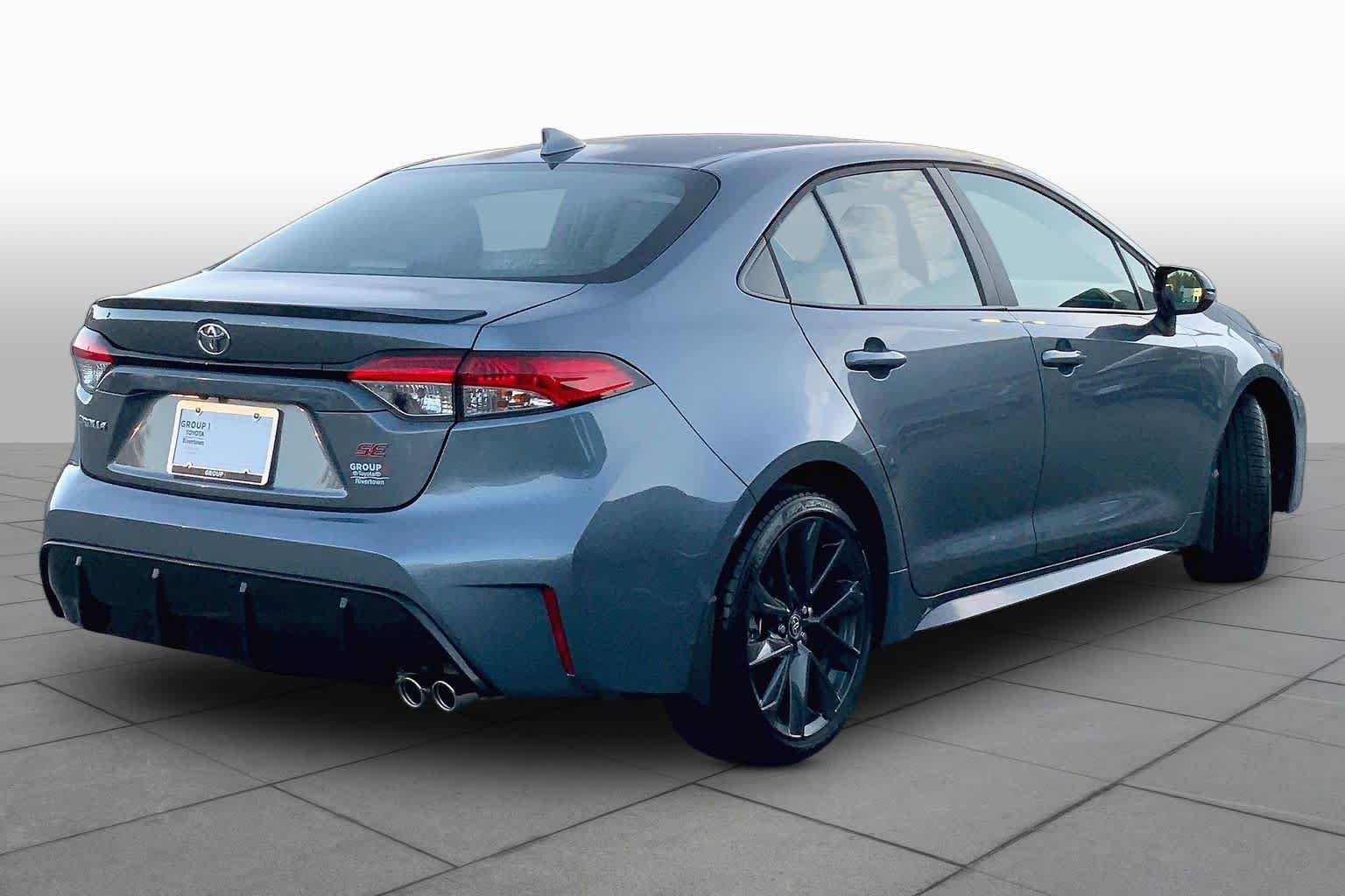 Used 2026 Toyota Corolla SE FWD image 12