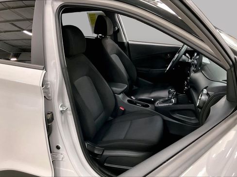 Used 2022 Hyundai Kona SEL AWD/4WD image 9