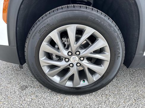 Used 2025 Buick Enclave Preferred image 10