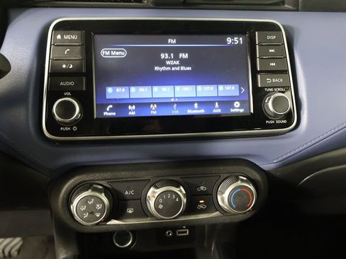 Used 2024 Nissan Versa SV w/ Trunk Package image 38