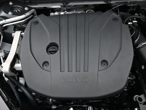 New 2026 Volvo XC60 B5 Ultra w/ Protection Package Premier image 37