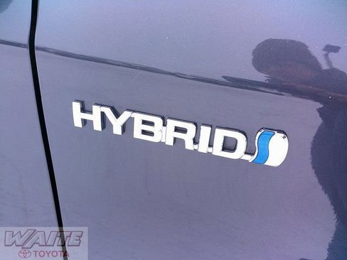 Used 2011 Toyota Prius Four image 8