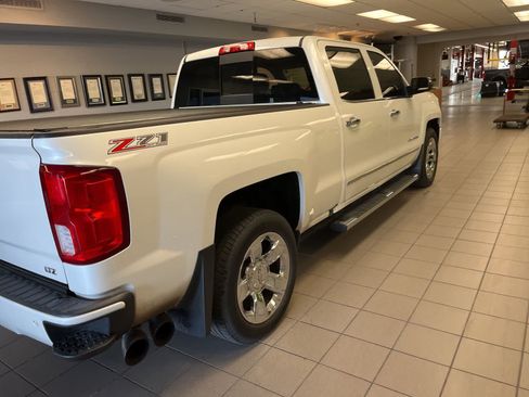 Used 2016 Chevrolet Silverado 1500 LTZ Z71 w/ LTZ Plus Package AWD/4WD image 18