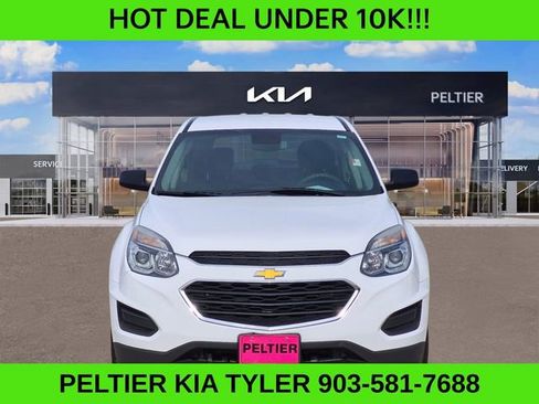 Used 2017 Chevrolet Equinox LS FWD image 2