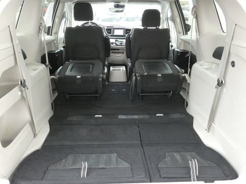 Used 2023 Chrysler Voyager LX FWD image 36