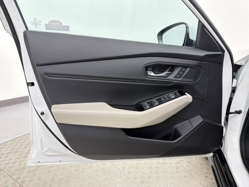 Used 2023 Honda Accord Touring image 12