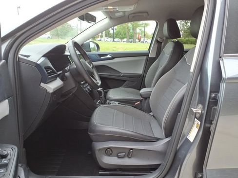 Used 2023 Volkswagen Taos SE FWD image 13