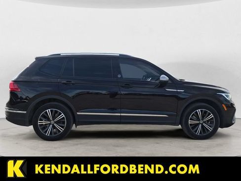 Used 2024 Volkswagen Tiguan Wolfsburg Edition AWD/4WD image 4
