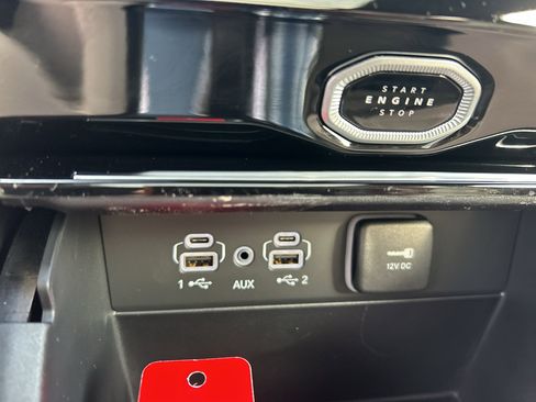 New 2026 Jeep Grand Cherokee Limited w/ Limited Altitude Package AWD/4WD image 30