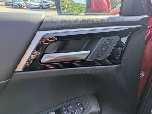 New 2025 Mitsubishi Outlander SEL image 12