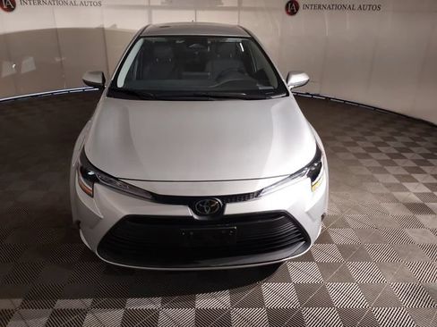 Used 2025 Toyota Corolla LE w/ LE Premium Package FWD image 2