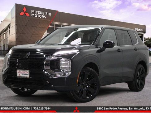 New 2026 Mitsubishi Outlander LE FWD image 1