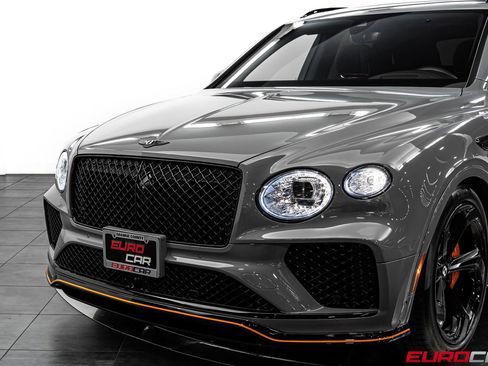 Used 2025 Bentley Bentayga AWD/4WD image 12