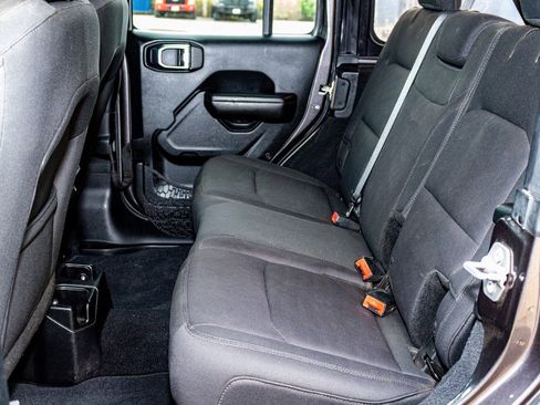 Used 2018 Jeep Wrangler Unlimited Sport S image 27