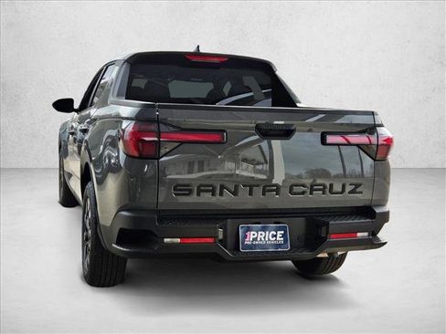 Certified 2025 Hyundai Santa Cruz SE image 7