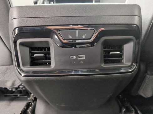 Used 2025 Chevrolet Silverado 2500 ZR2 w/ Technology Package AWD/4WD image 22