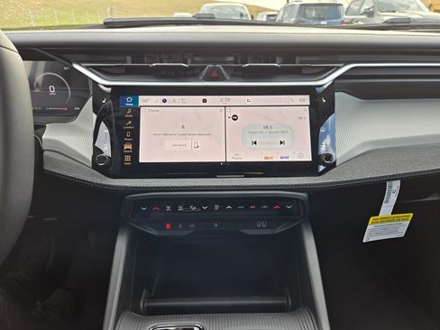 New 2026 Jeep Cherokee Laredo image 19