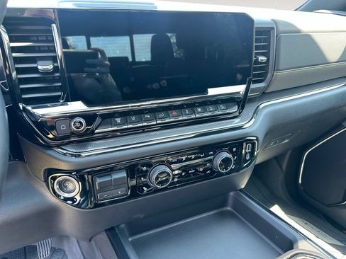 Used 2024 Chevrolet Silverado 2500 ZR2 w/ Technology Package AWD/4WD image 28
