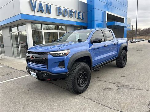 Used 2025 Chevrolet Colorado ZR2 w/ ZR2 Bison Edition AWD/4WD image 1