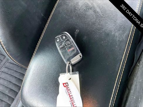 Used 2017 Dodge Charger R/T RWD image 9