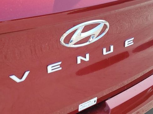 Certified 2025 Hyundai Venue SEL image 5