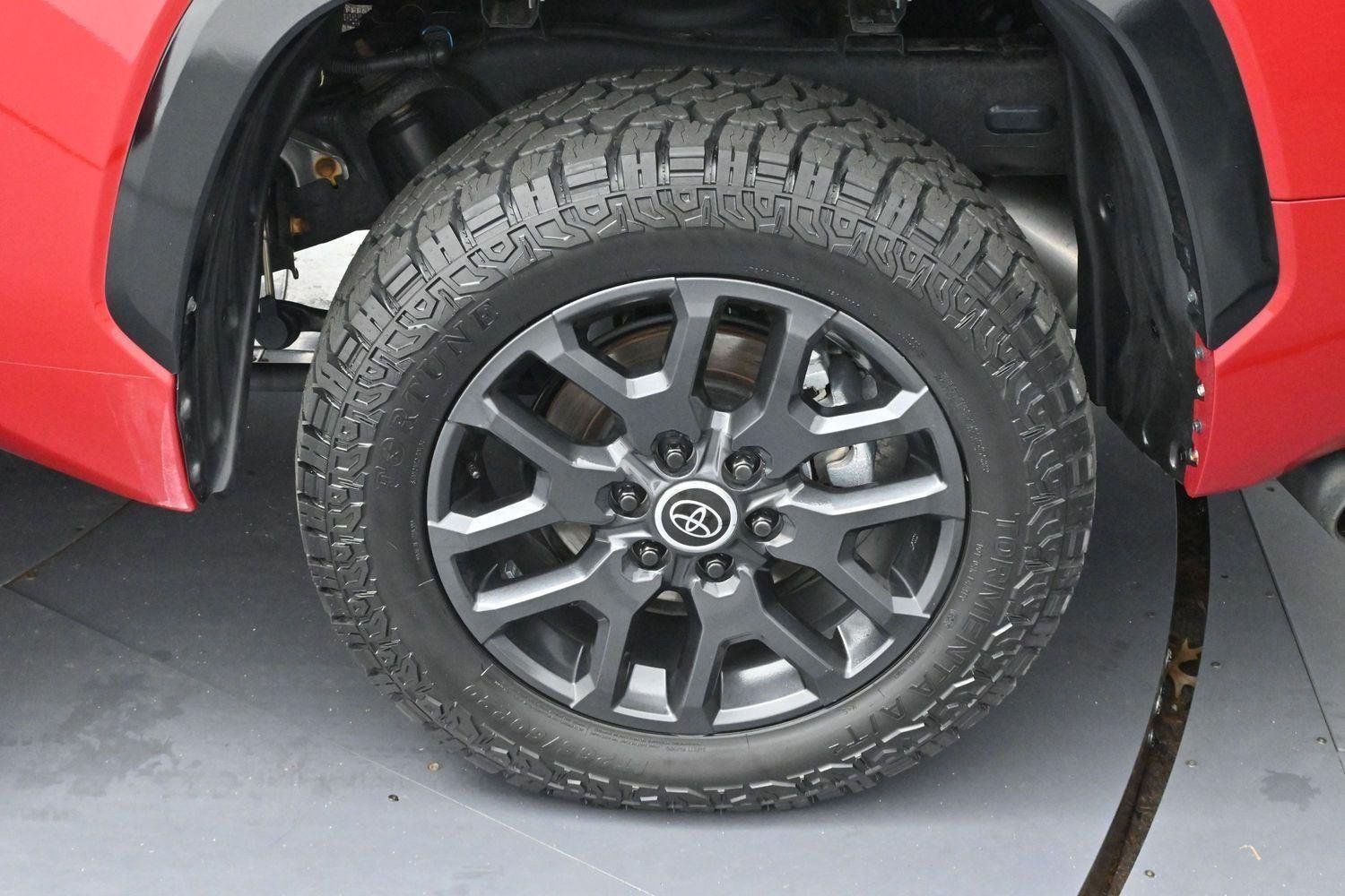Used 2024 Toyota Tundra Platinum AWD/4WD image 33