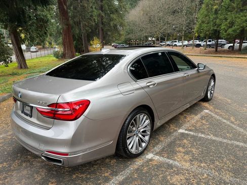Used 2016 BMW 750i xDrive image 5