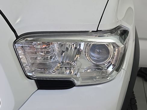 Used 2021 Toyota Tacoma SR image 29