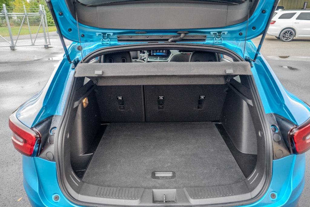 Used 2025 Chevrolet Trax RS w/ Sunroof Package FWD image 20