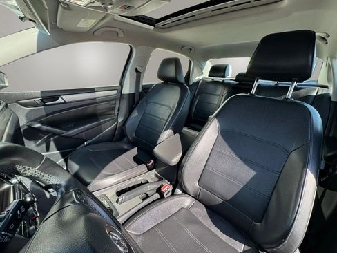 Used 2015 Volkswagen Passat TDI SE FWD image 12