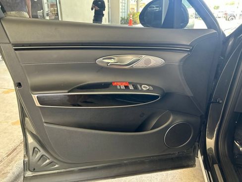Used 2025 Genesis GV70 2.5T AWD/4WD image 38