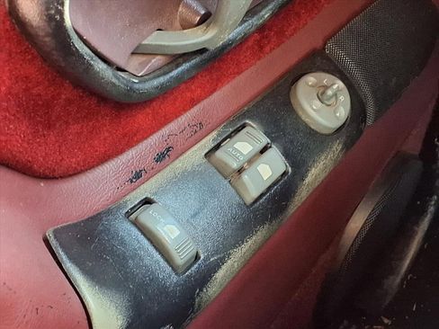 Used 1998 GMC Sierra 1500 SL w/ Regional Marketing Option Pkg image 14