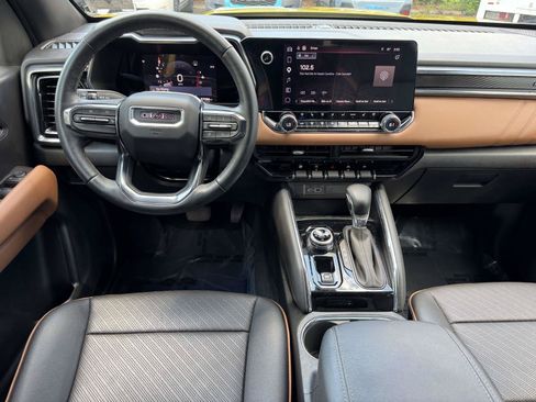 Used 2023 GMC Canyon AT4 w/ AT4 Premium Package AWD/4WD image 17