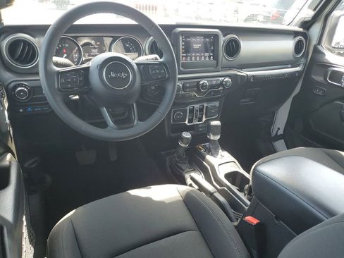 Certified 2023 Jeep Wrangler Unlimited AWD/4WD image 9