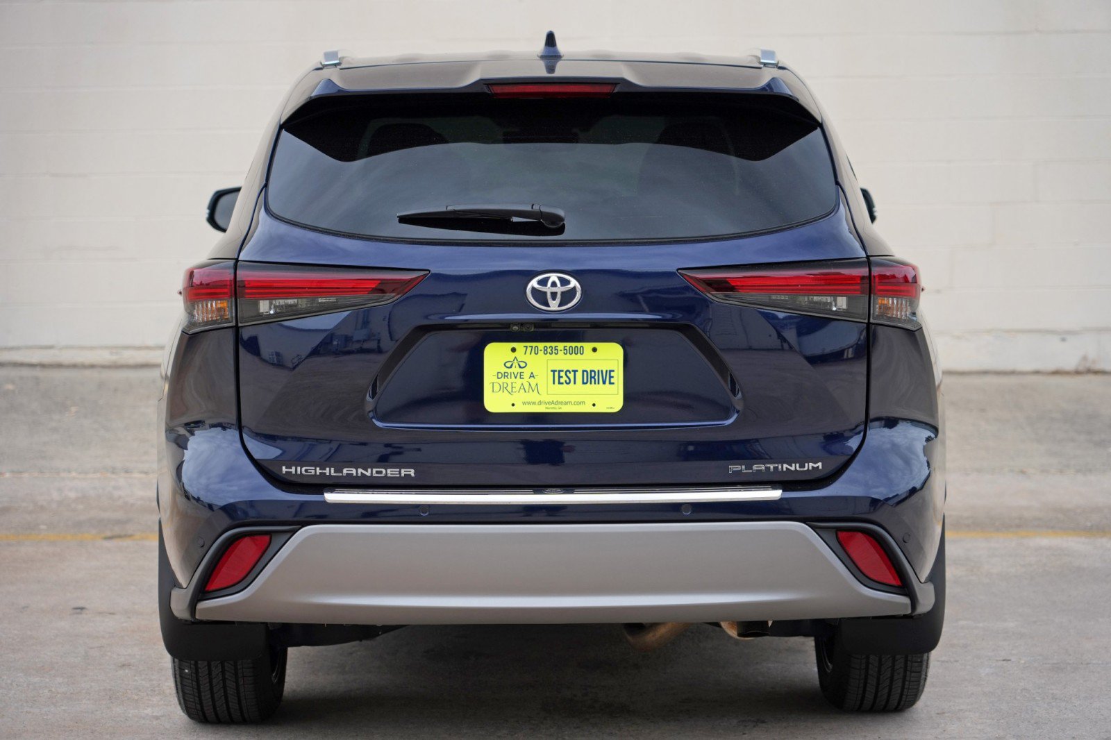 Used 2024 Toyota Highlander Platinum FWD image 55