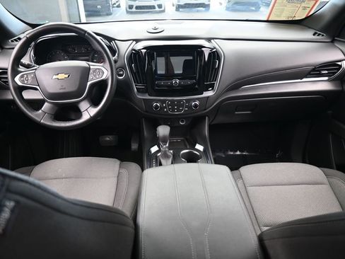 Used 2023 Chevrolet Traverse LT image 40