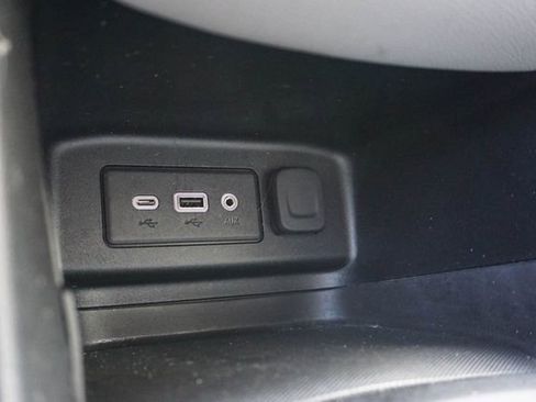 Used 2020 Chevrolet Equinox LS w/ LS Convenience Package FWD image 19