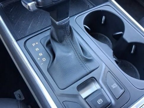 Used 2026 Kia Carnival FWD image 33